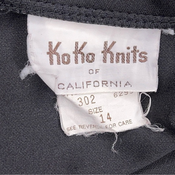 Vintage Ko Ko Knit Black Mock Neck Blouse Long Sleeve High Collar Pearl Accent - Picture 11 of 12